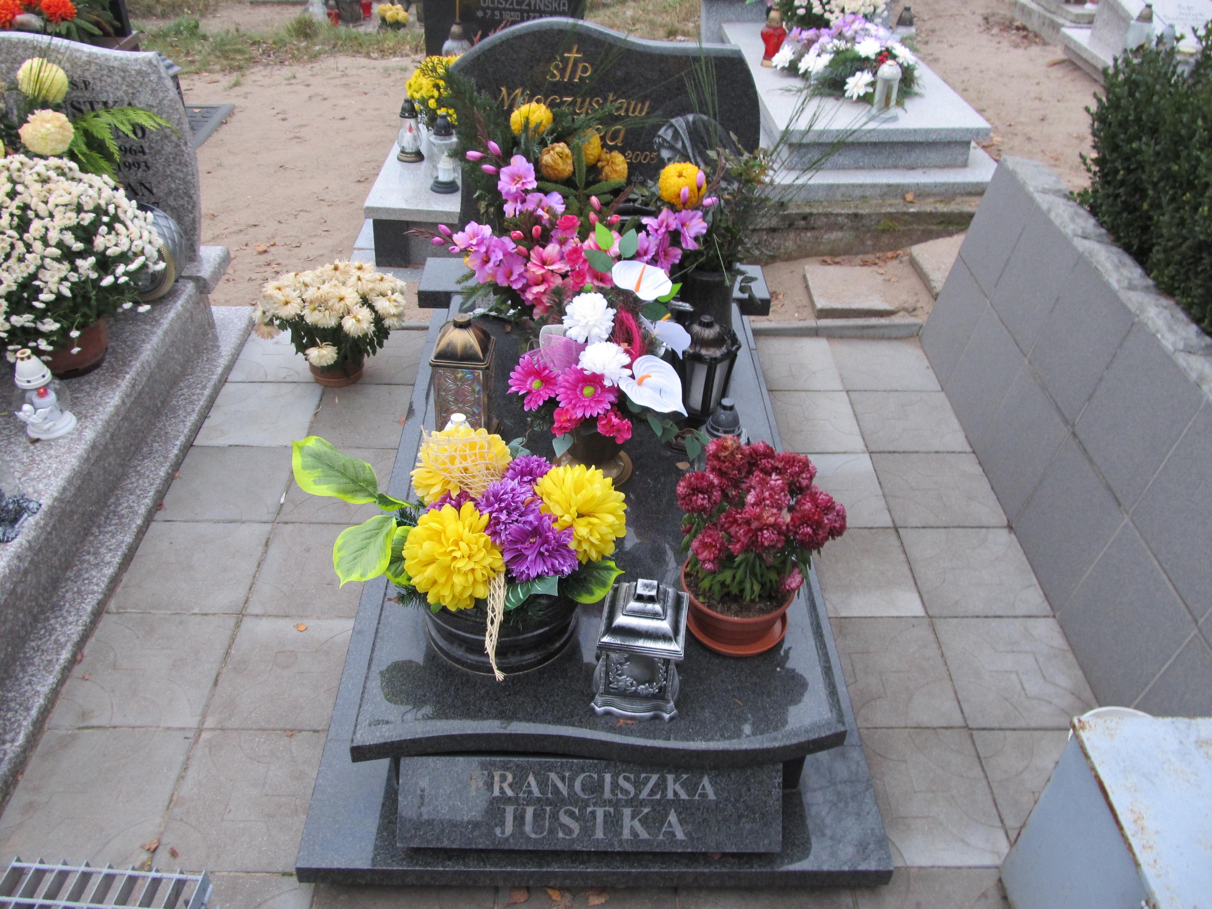 Grób Elżbieta Justka