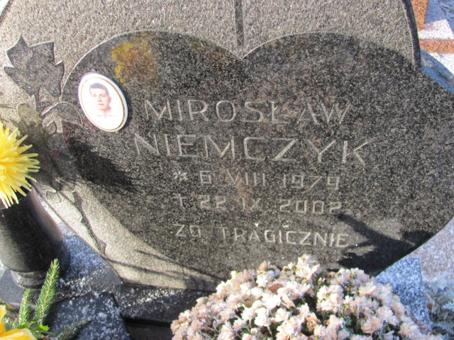 Mirosław Niemczyk 1979 Pogódki - Grobonet - Wyszukiwarka osób pochowanych
